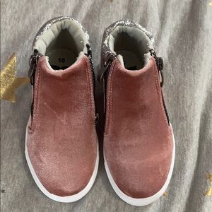 Girls shoes - new size 10
